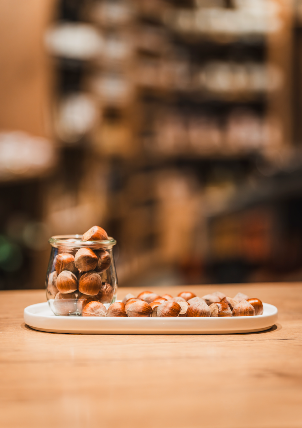 Haselnüsse in Schale